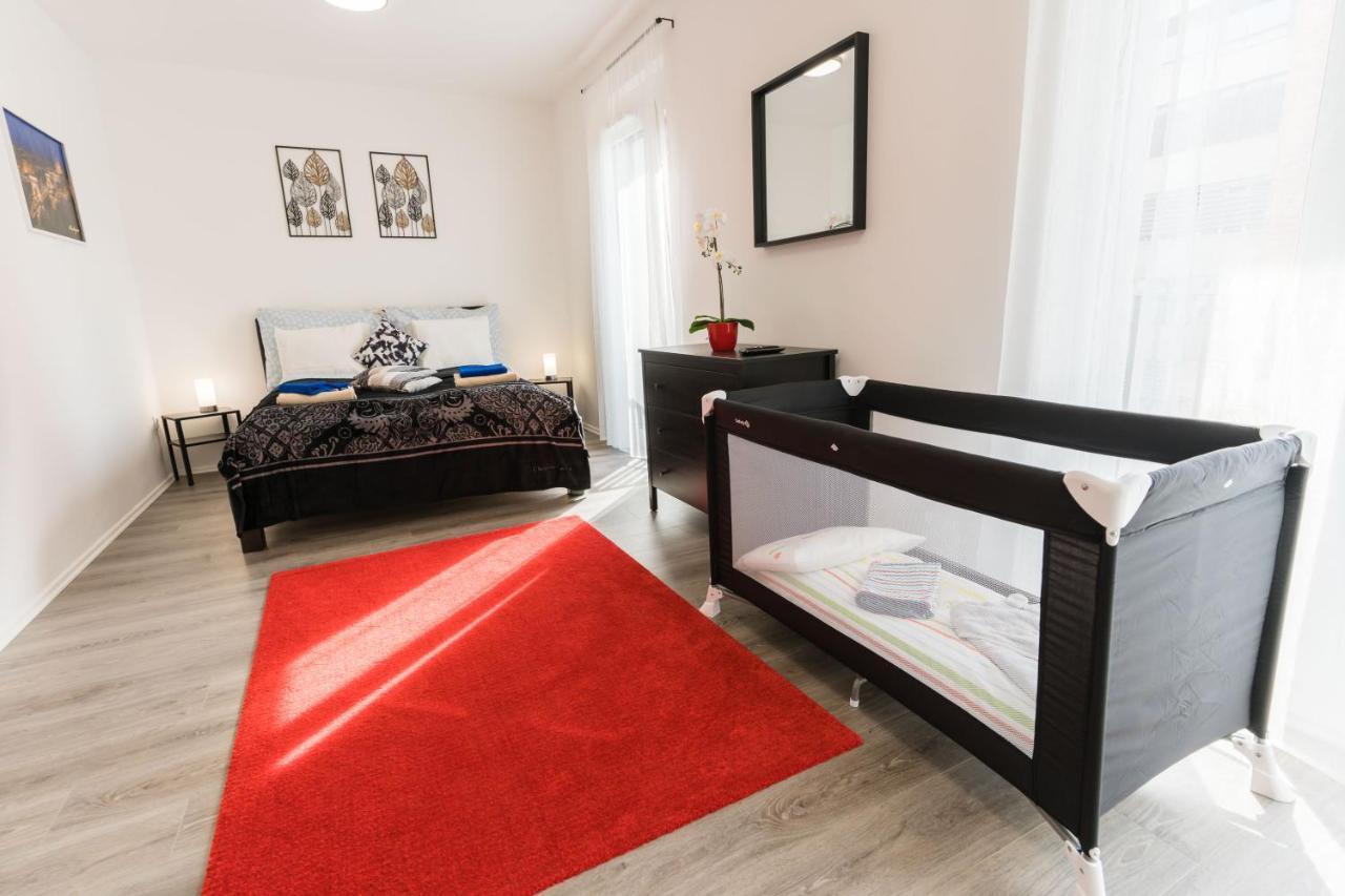New Blue Danube Apartment With Balcony And Parking ブダペスト エクステリア 写真