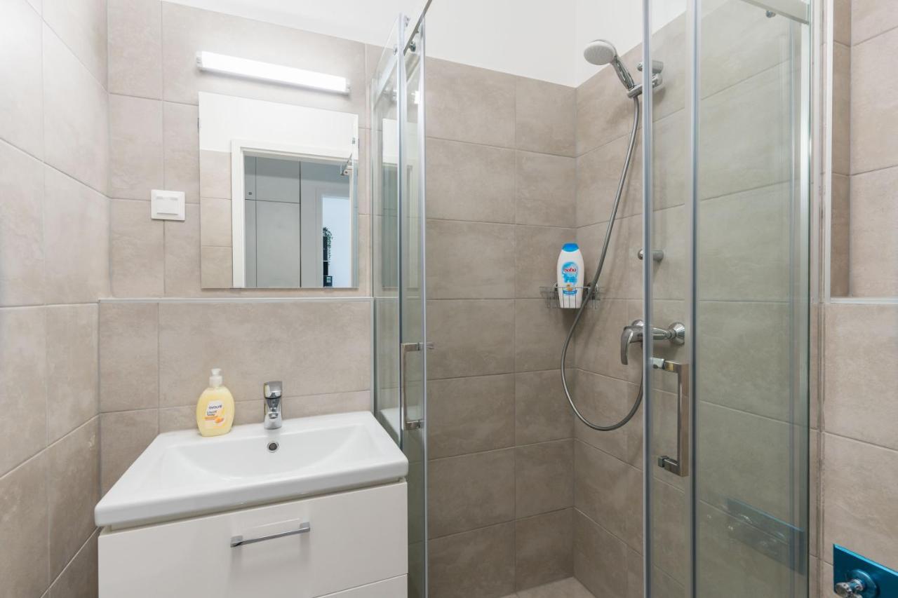 New Blue Danube Apartment With Balcony And Parking ブダペスト エクステリア 写真