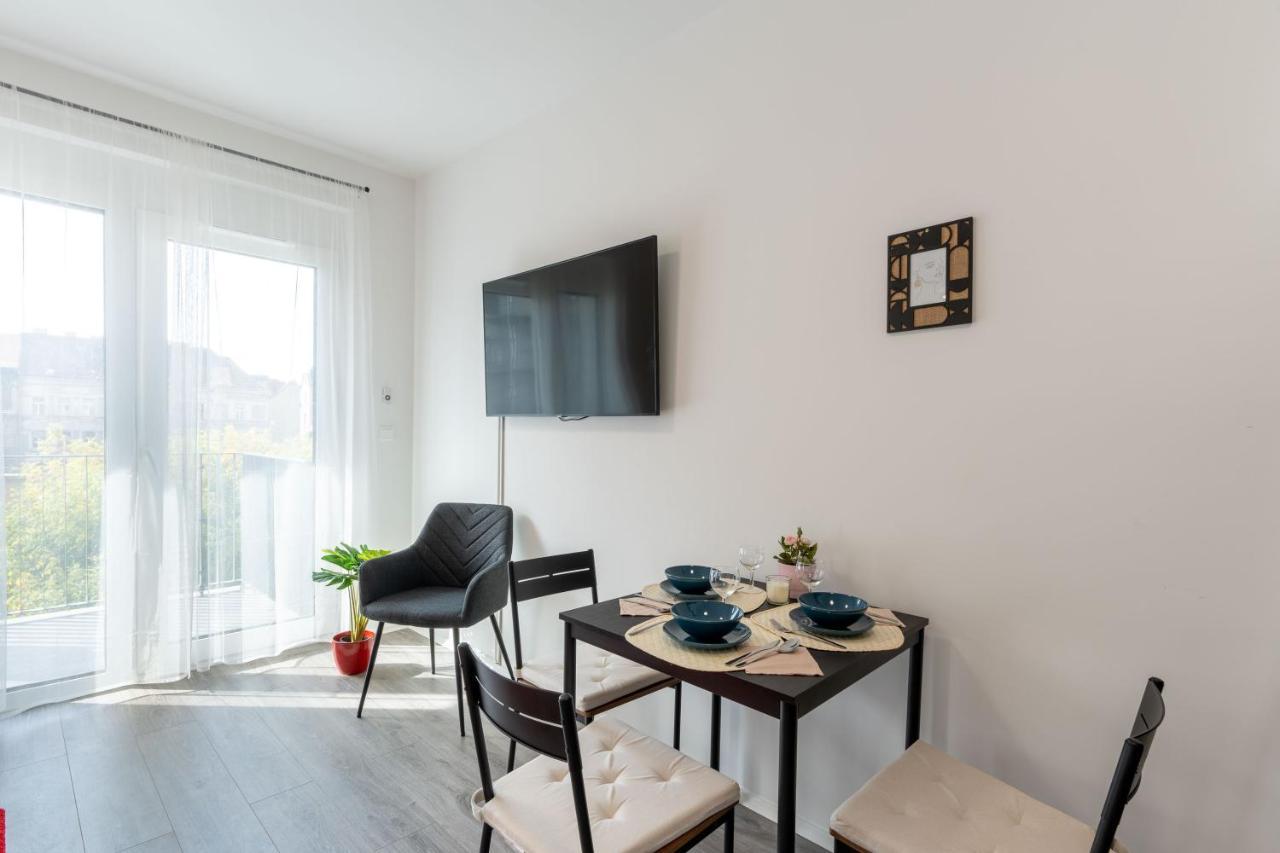 New Blue Danube Apartment With Balcony And Parking ブダペスト エクステリア 写真