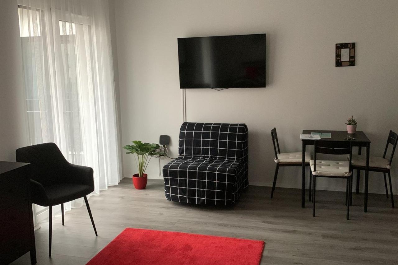 New Blue Danube Apartment With Balcony And Parking ブダペスト エクステリア 写真