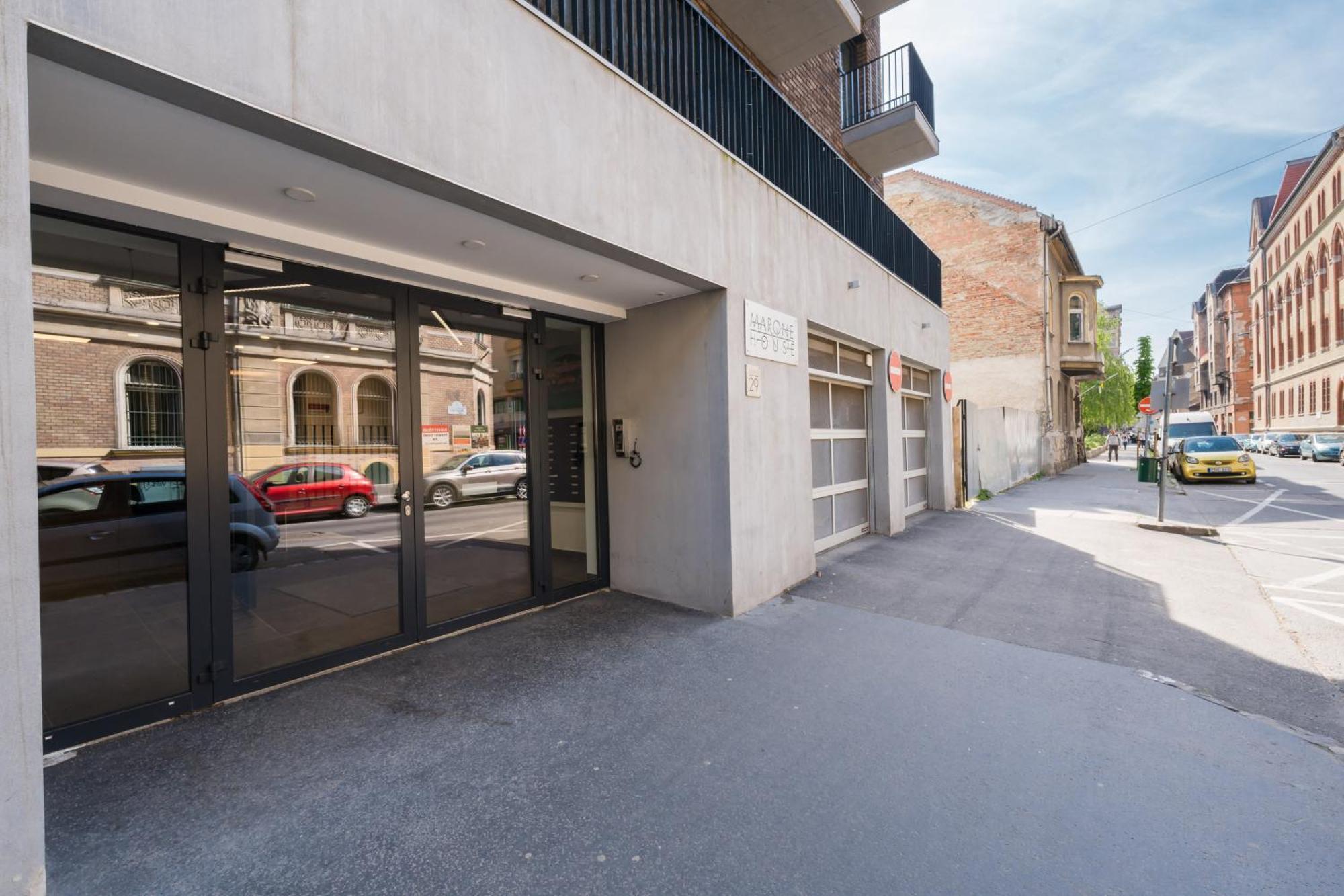 New Blue Danube Apartment With Balcony And Parking ブダペスト エクステリア 写真